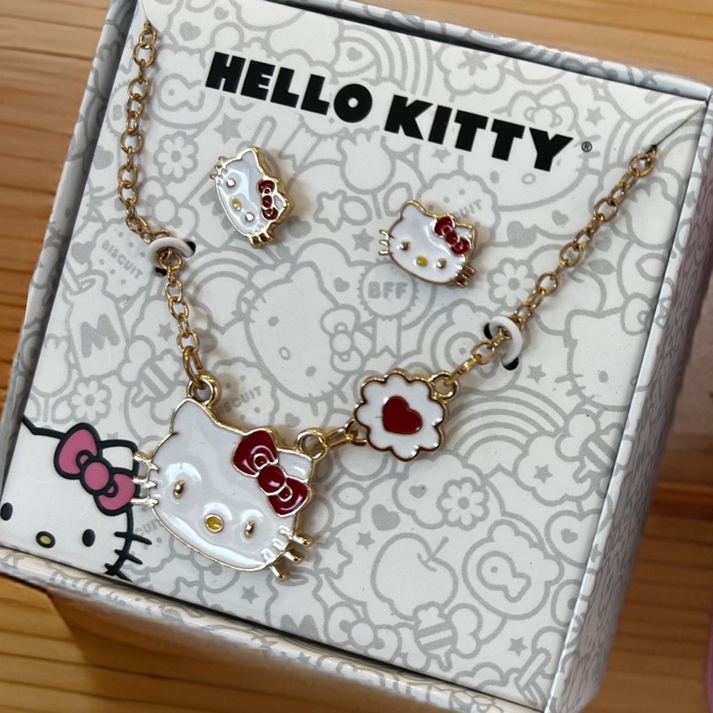 NWOT Hello Kitty Necklace and earring set.